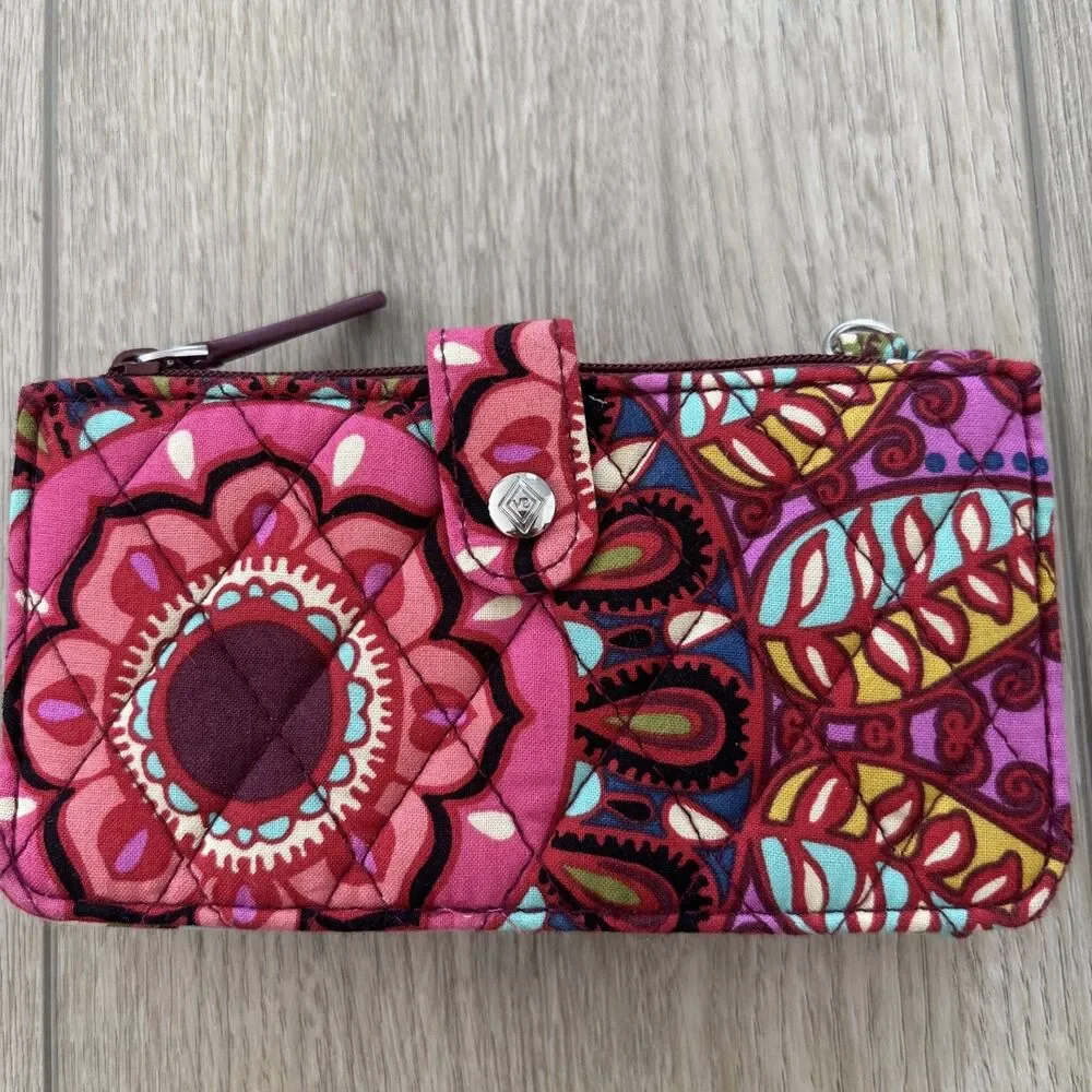 Vera Bradley Wristlet Wallet Small Purse Resort Medallion 15864 Vegan 90s